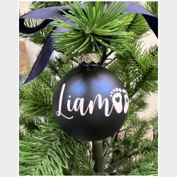 Julekugle i glas, med navn - Leveres med bnd og ske