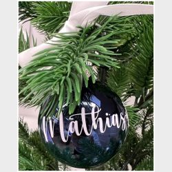 Julekugle i glas, med navn - Leveres med bnd og ske