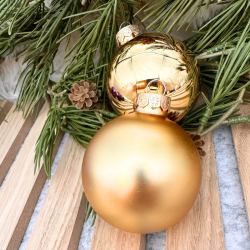 Julekugle i glas, med navn - Leveres med bnd og ske