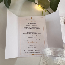 Elegant bryllupsinvitation med blondeb�nd